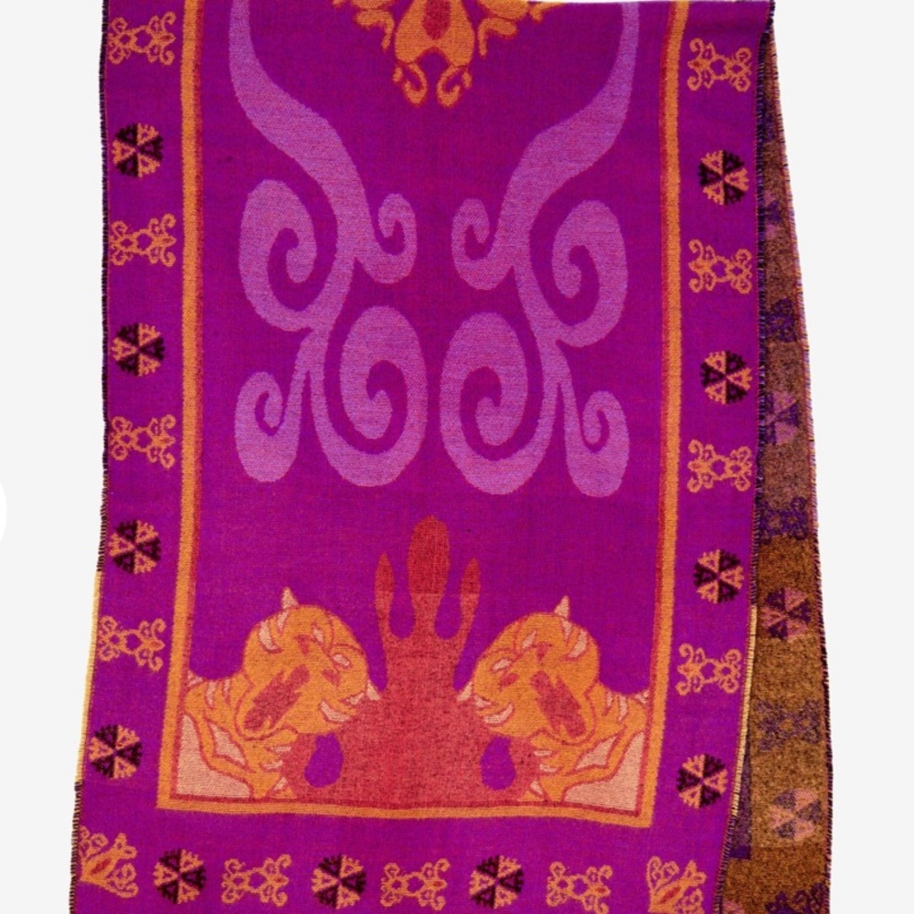 DISNEY’S ALADDIN MAGIC CARPET BLANKET SCARF - Picture 4 of 5